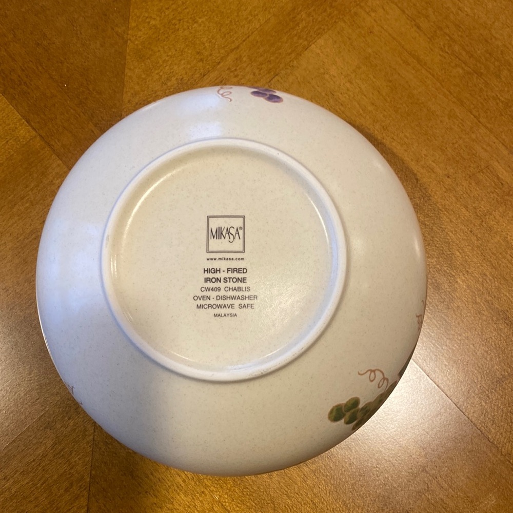 Mikasa set of 4 bowls. Chablis pattern